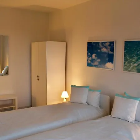 Modern Apartment *